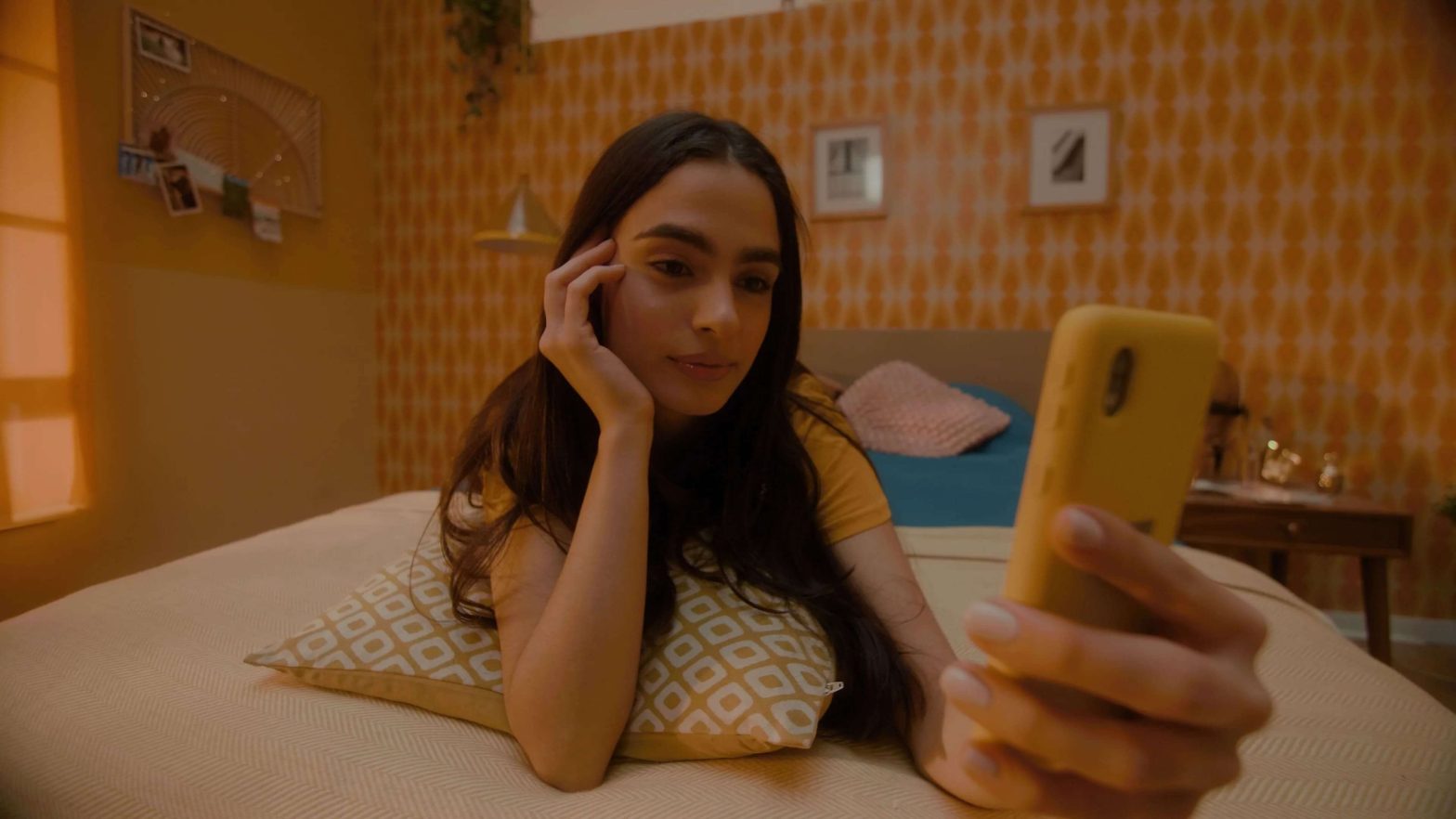 BUMBLE - DIGITAL - DIR CUT