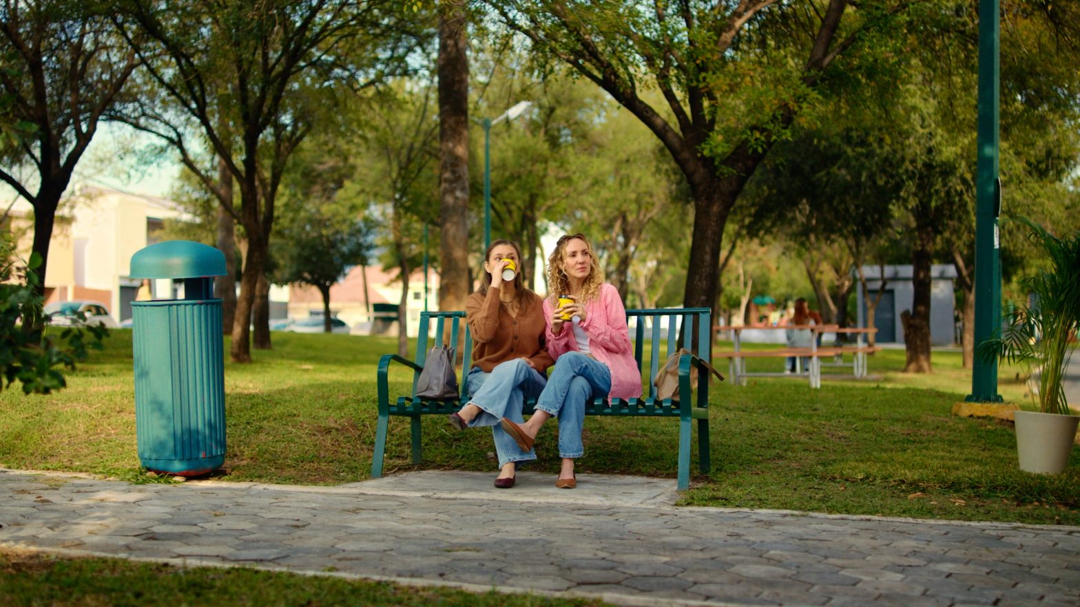 OXXO Cuesta de Enero - Amigas